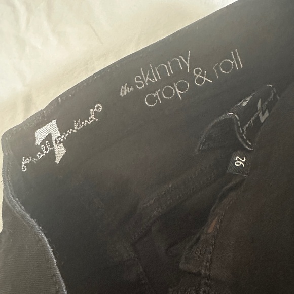 Seven For All Mankind - The Skinny - Crop & Roll Black Jeans in Size 26 - Picture 2 of 7